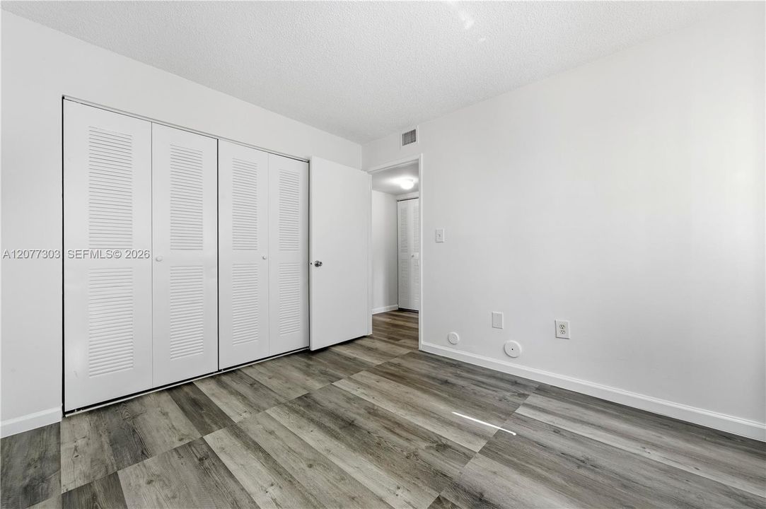 For Rent: $2,250 (3 beds, 2 baths, 1216 Square Feet)
