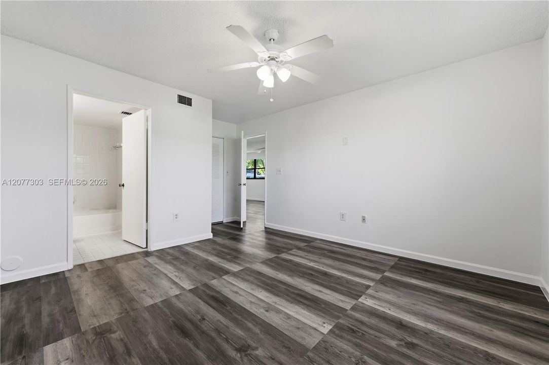 For Rent: $2,250 (3 beds, 2 baths, 1216 Square Feet)