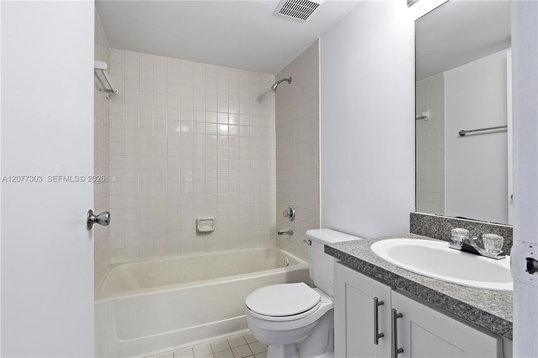 For Rent: $2,250 (3 beds, 2 baths, 1216 Square Feet)