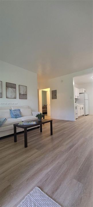 For Rent: $1,800 (2 beds, 1 baths, 600 Square Feet)