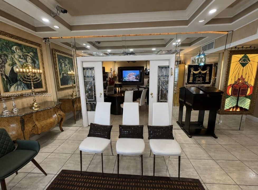 For Rent: $19,000 (3 beds, 3 baths, 1985 Square Feet)