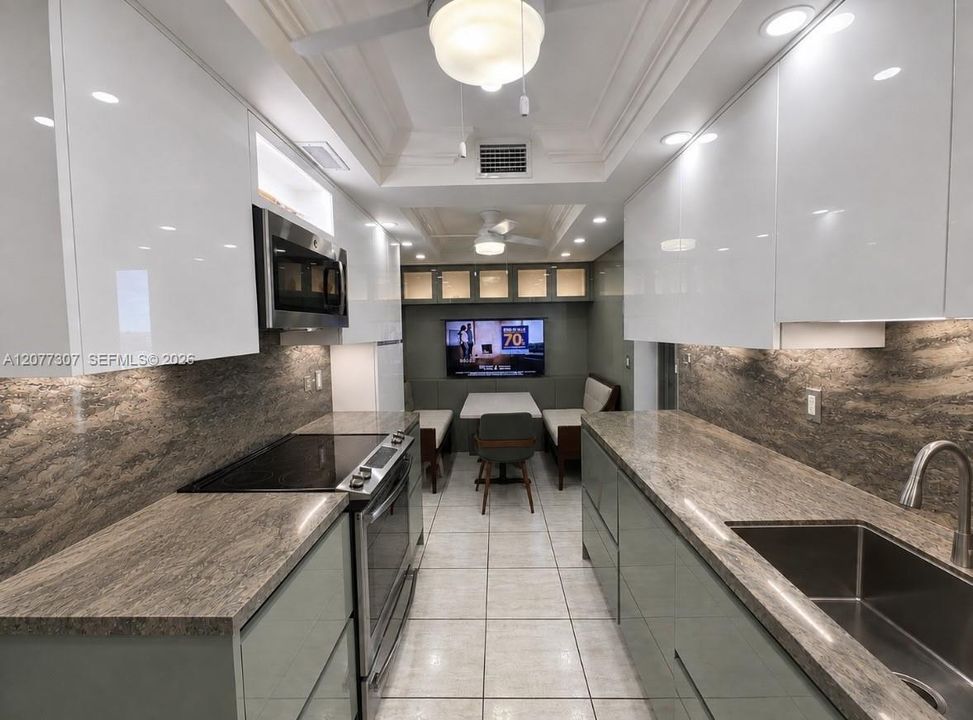 For Rent: $19,000 (3 beds, 3 baths, 1985 Square Feet)