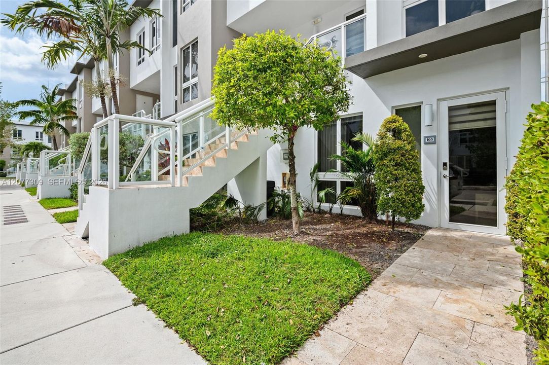 For Rent: $4,300 (3 beds, 2 baths, 1351 Square Feet)