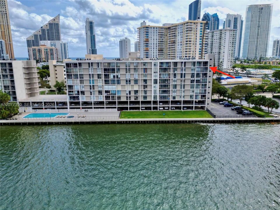 For Sale: $440,000 (2 beds, 2 baths, 1320 Square Feet)