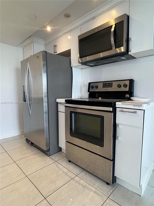 For Sale: $440,000 (2 beds, 2 baths, 1320 Square Feet)