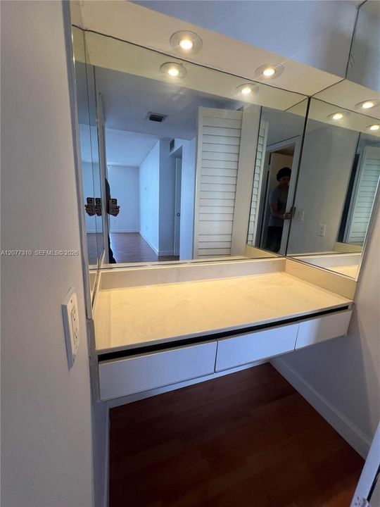 For Sale: $440,000 (2 beds, 2 baths, 1320 Square Feet)