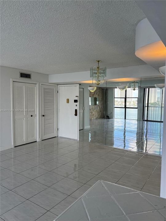 For Sale: $440,000 (2 beds, 2 baths, 1320 Square Feet)