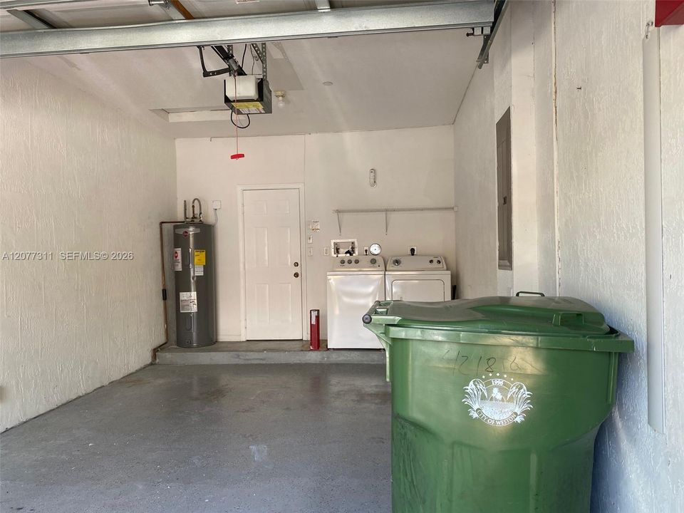 For Rent: $2,725 (2 beds, 2 baths, 1155 Square Feet)
