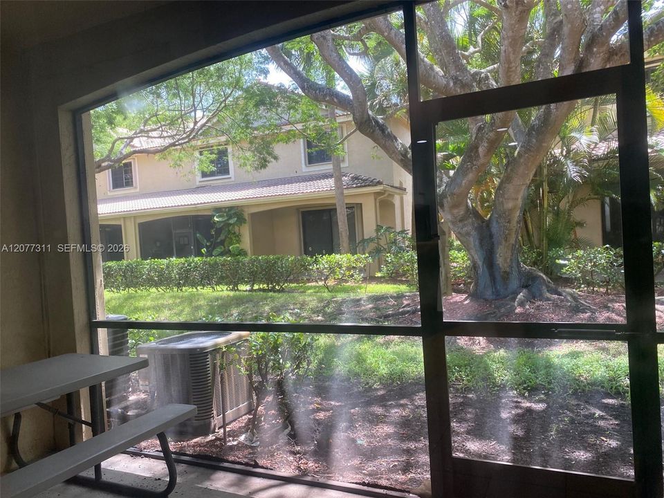 For Rent: $2,725 (2 beds, 2 baths, 1155 Square Feet)