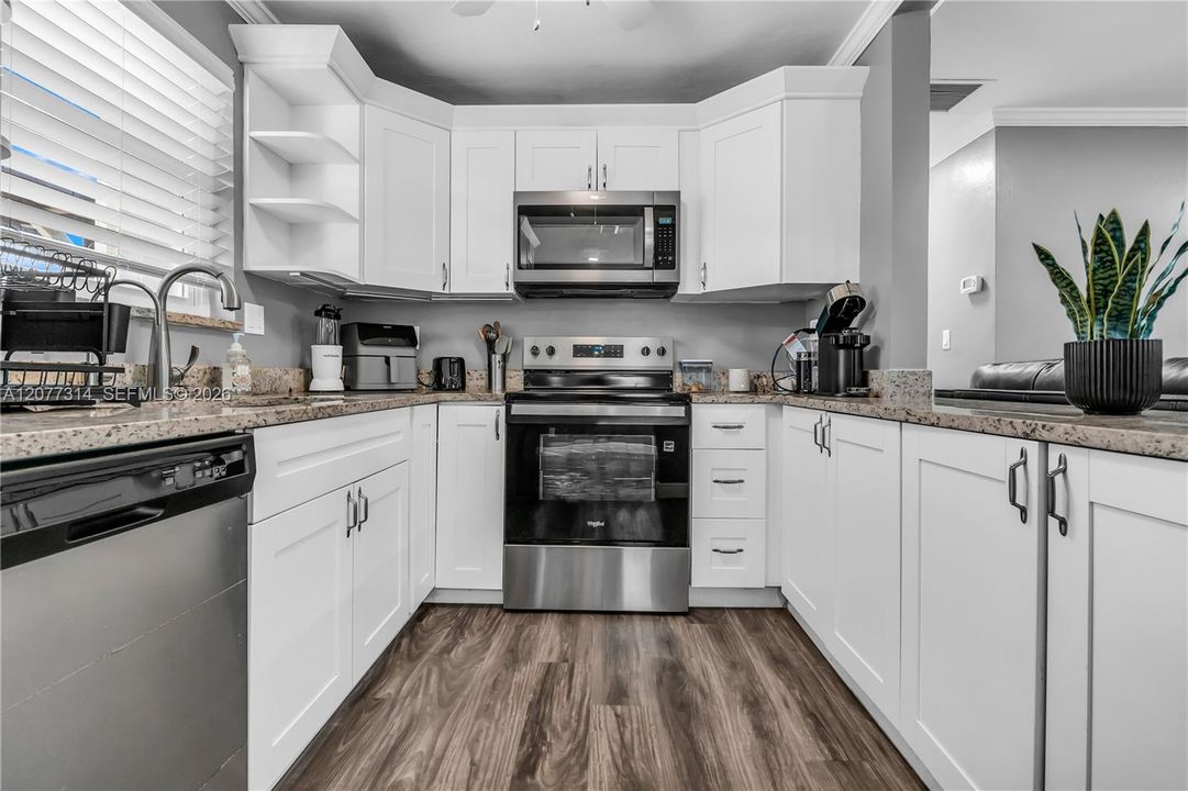 На продажу: $460,000 (3 спален, 2 ванн, 1226 Квадратных фут)