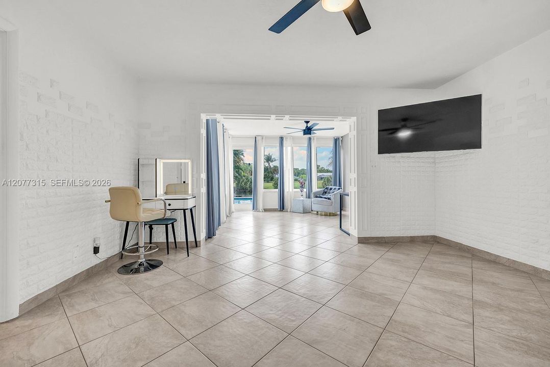 For Sale: $1,400,000 (3 beds, 2 baths, 2196 Square Feet)