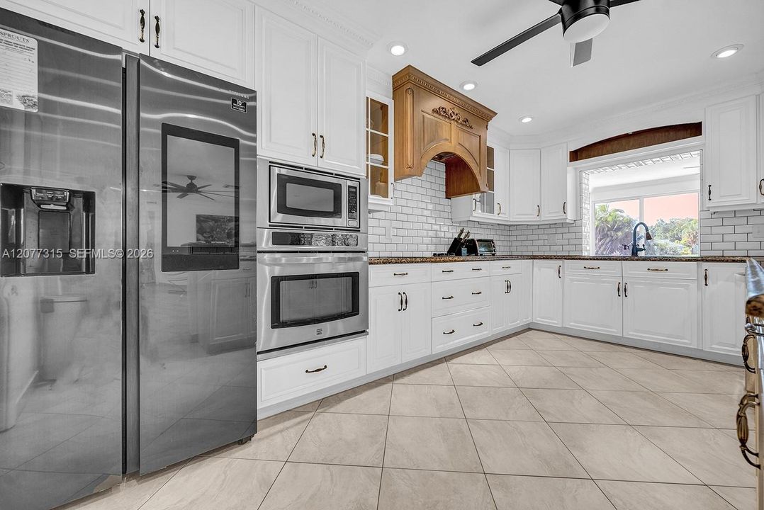 For Sale: $1,400,000 (3 beds, 2 baths, 2196 Square Feet)