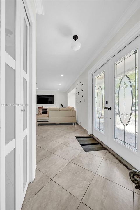 For Sale: $1,400,000 (3 beds, 2 baths, 2196 Square Feet)