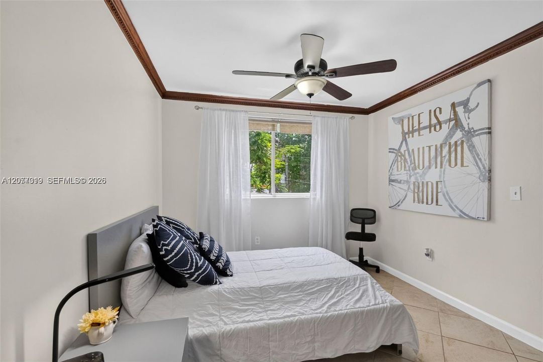 For Rent: $2,500 (2 beds, 2 baths, 865 Square Feet)