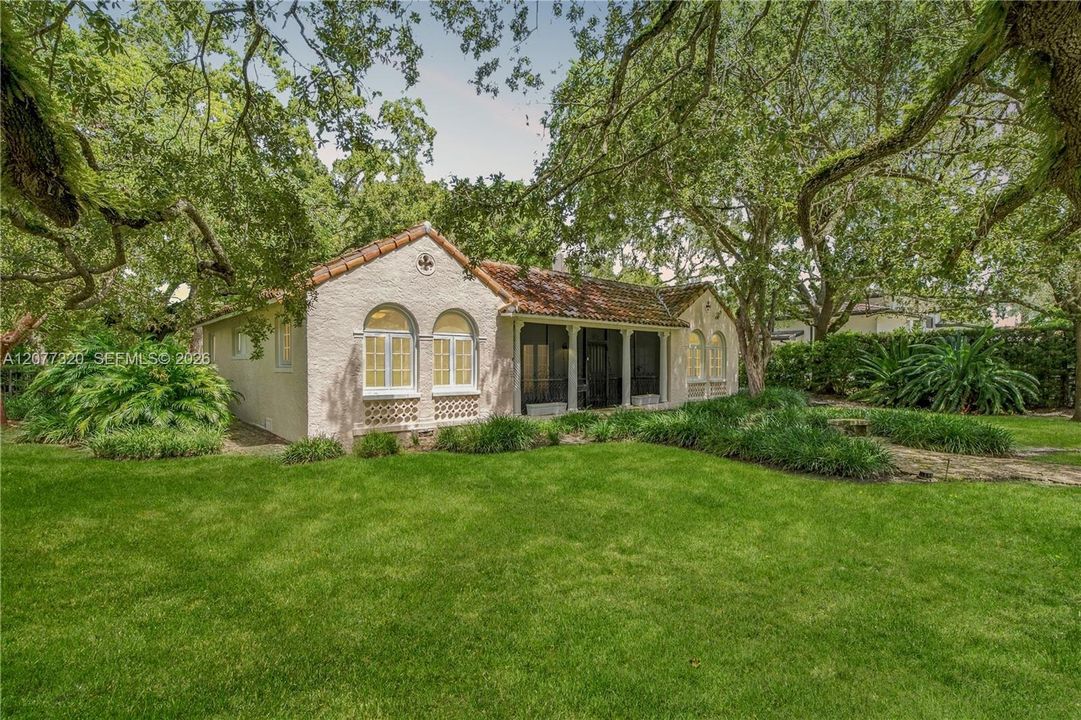 For Sale: $3,525,000 (4 beds, 3 baths, 2622 Square Feet)