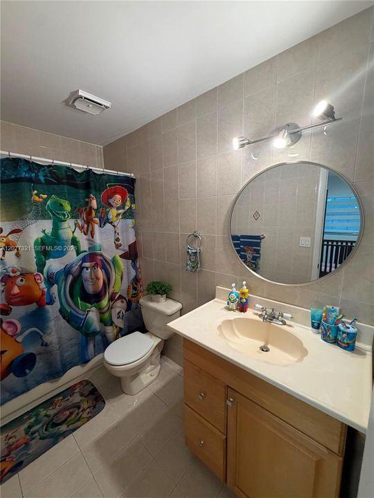 En Venta: $350,000 (2 camas, 2 baños, 1450 Pies cuadrados)