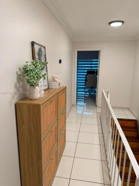 En Venta: $350,000 (2 camas, 2 baños, 1450 Pies cuadrados)