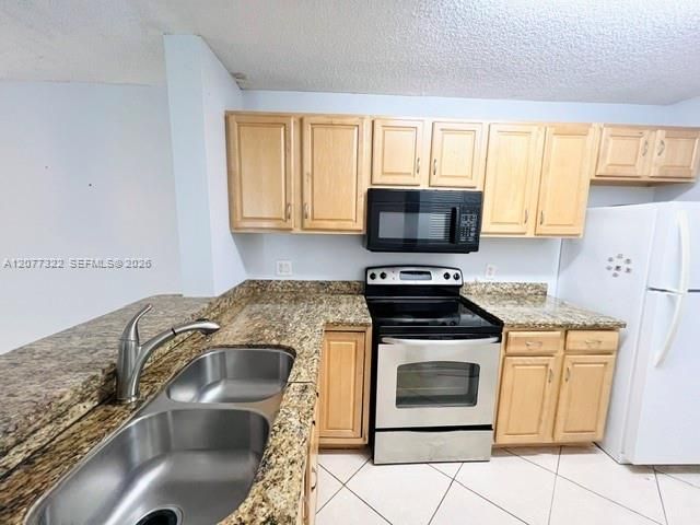 For Rent: $2,250 (3 beds, 2 baths, 1090 Square Feet)