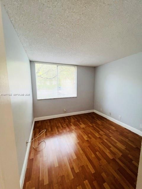 For Rent: $2,250 (3 beds, 2 baths, 1090 Square Feet)