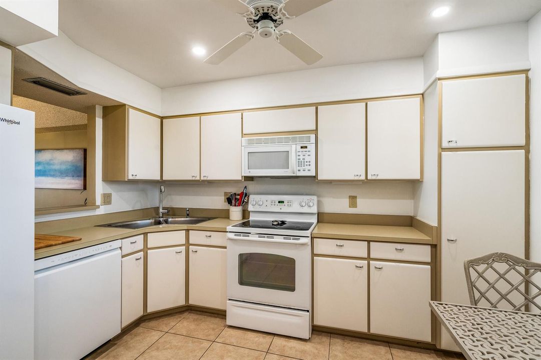 3939 Ocean Drive - 408C-313