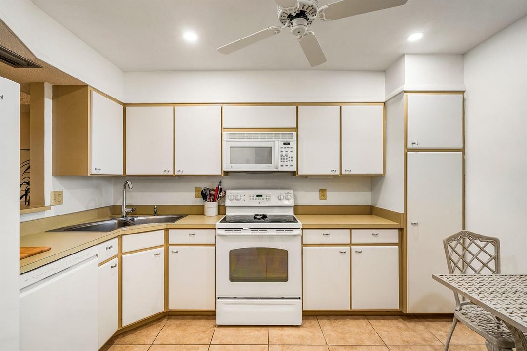 3939 Ocean Drive - 408C-308