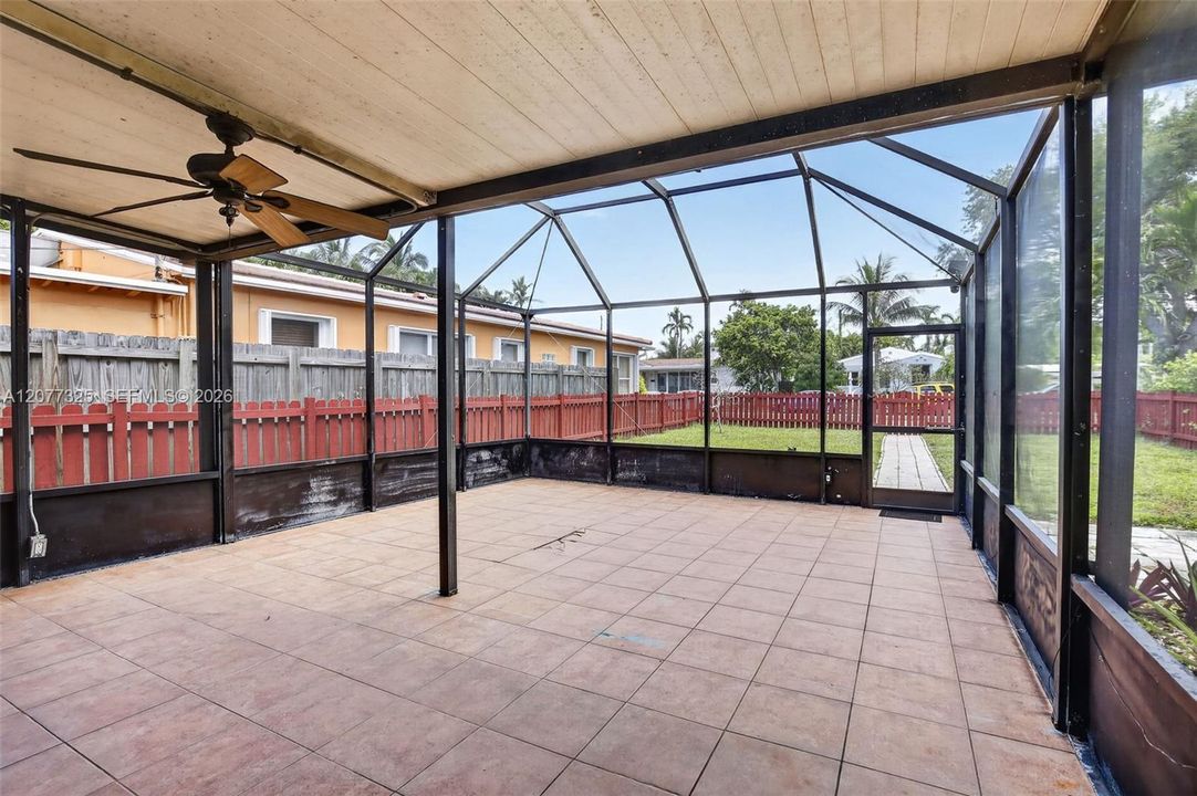 For Sale: $499,900 (2 beds, 2 baths, 1232 Square Feet)