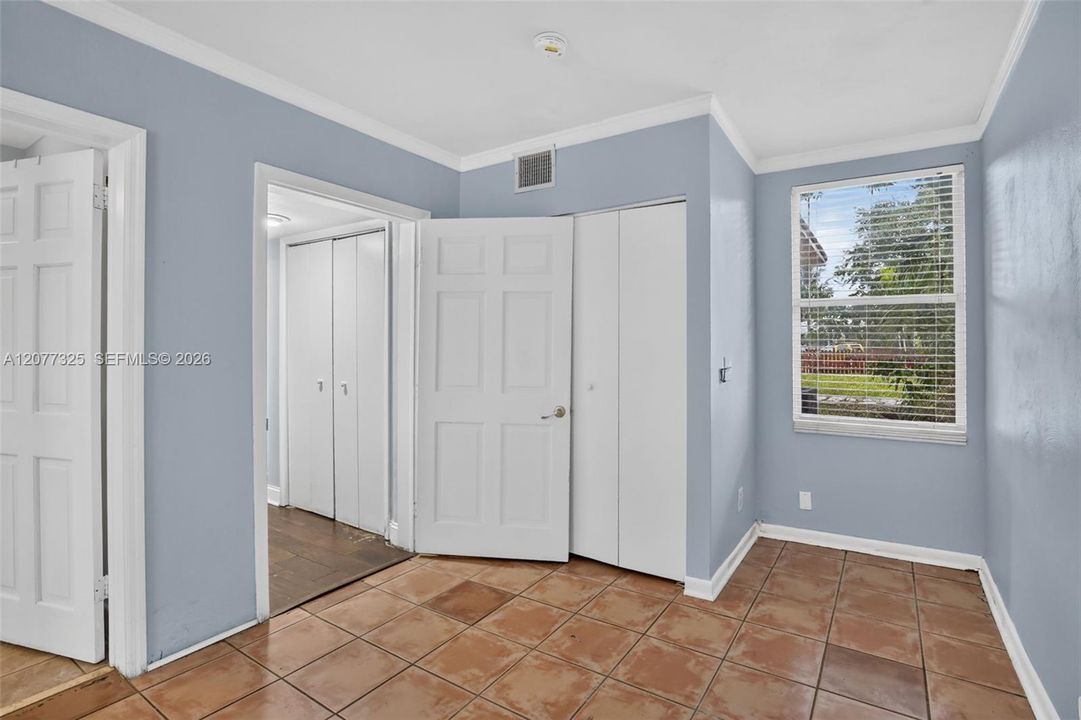 For Sale: $499,900 (2 beds, 2 baths, 1232 Square Feet)