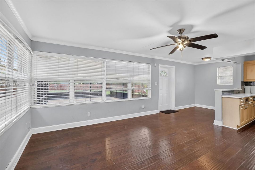 For Sale: $499,900 (2 beds, 2 baths, 1232 Square Feet)