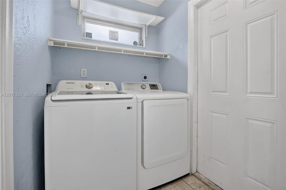 For Sale: $499,900 (2 beds, 2 baths, 1232 Square Feet)