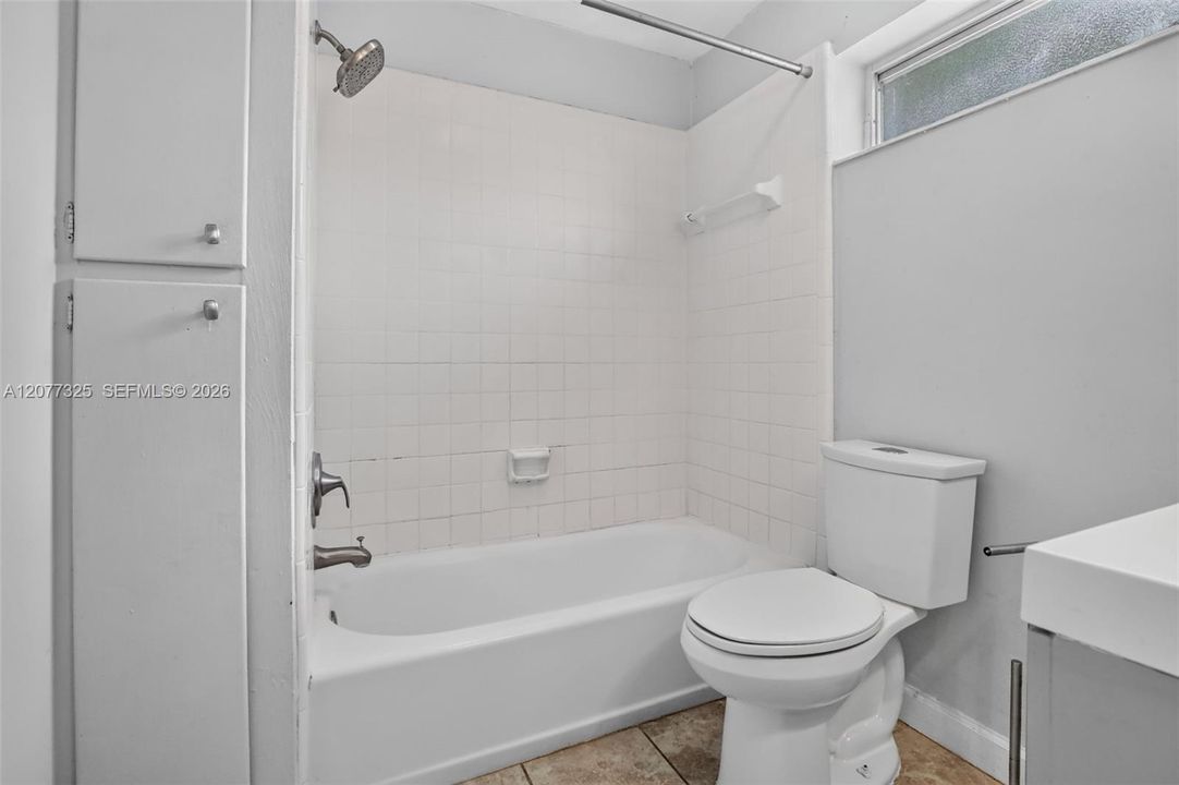 For Sale: $499,900 (2 beds, 2 baths, 1232 Square Feet)