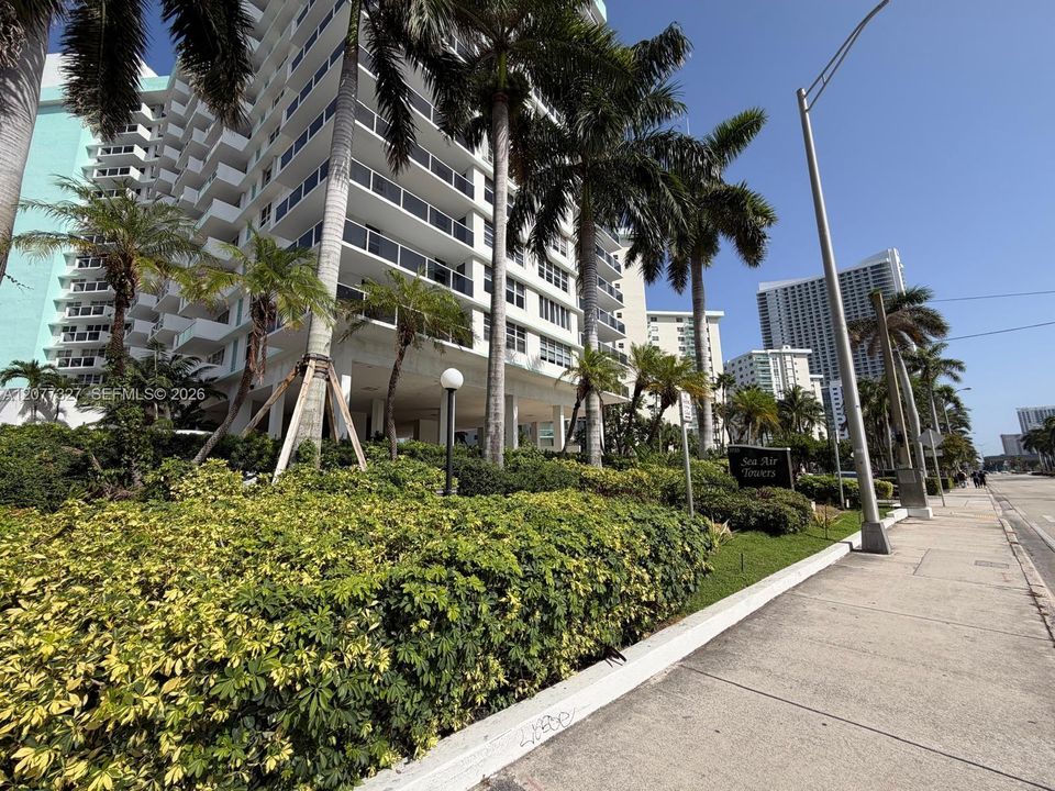 For Rent: $4,000 (2 beds, 2 baths, 1250 Square Feet)