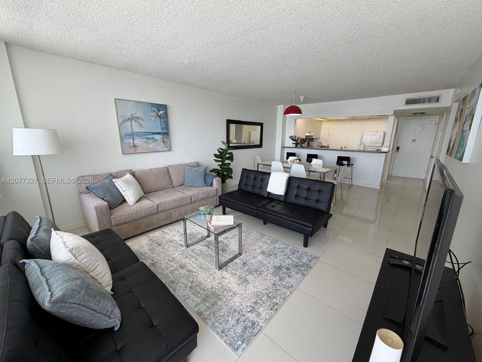 For Rent: $4,000 (2 beds, 2 baths, 1250 Square Feet)