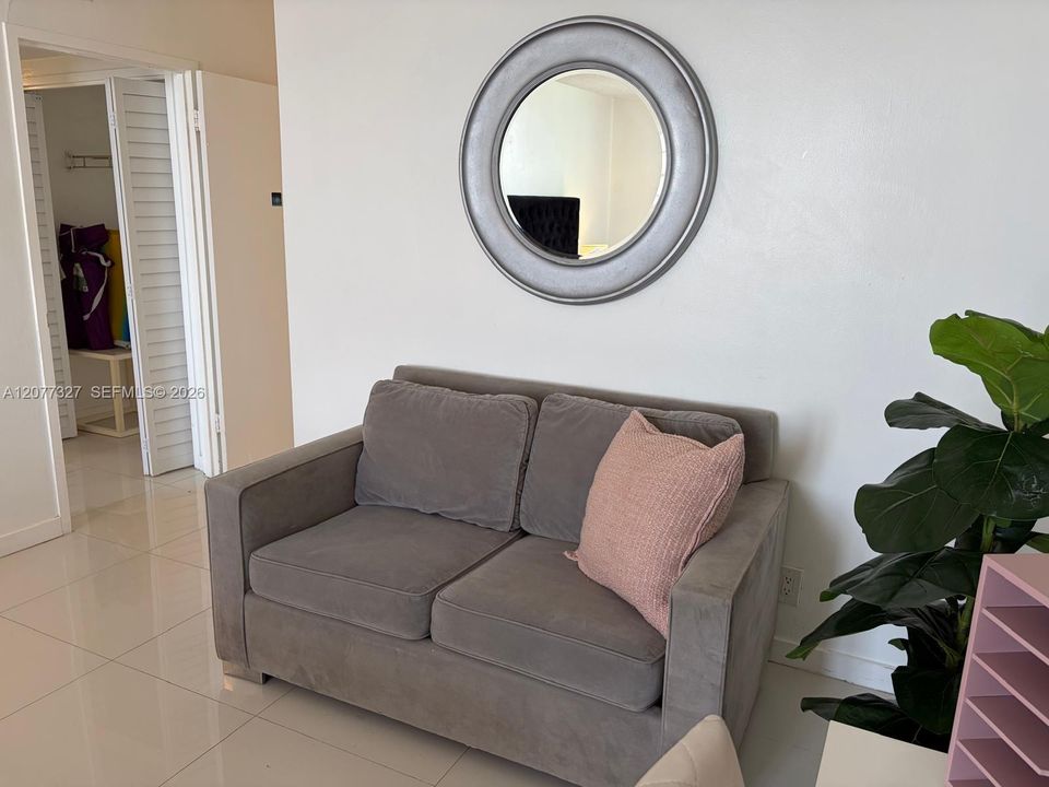 For Rent: $4,000 (2 beds, 2 baths, 1250 Square Feet)