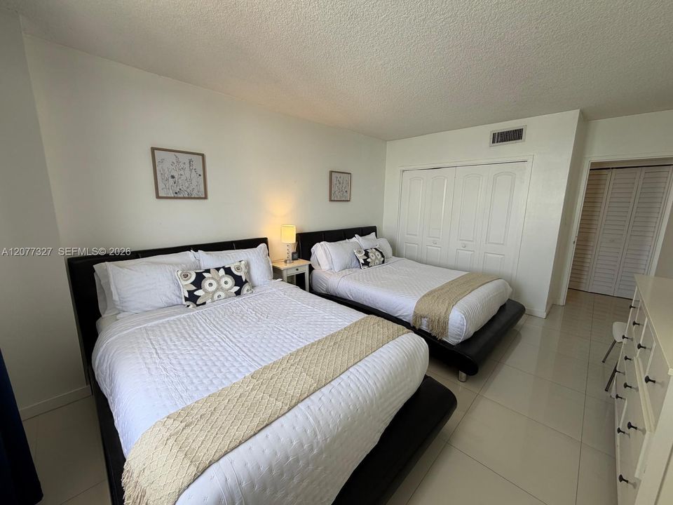 For Rent: $4,000 (2 beds, 2 baths, 1250 Square Feet)