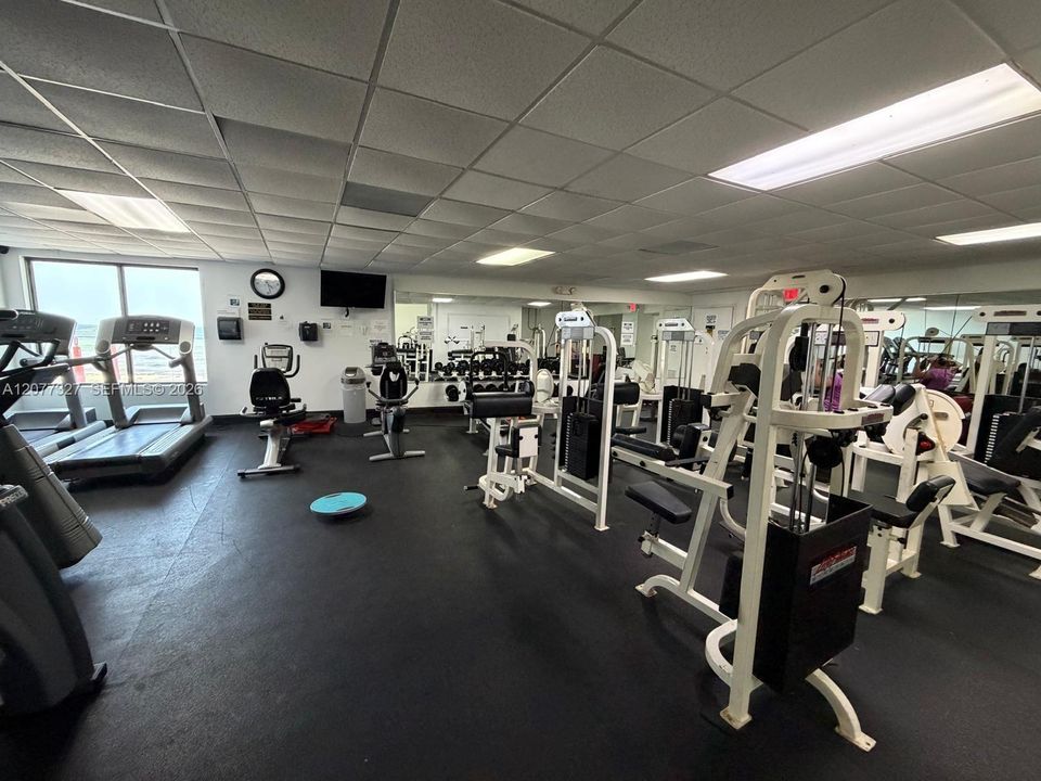 For Rent: $4,000 (2 beds, 2 baths, 1250 Square Feet)