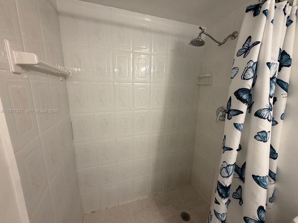 For Rent: $4,000 (2 beds, 2 baths, 1250 Square Feet)