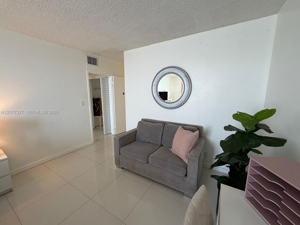 For Rent: $4,000 (2 beds, 2 baths, 1250 Square Feet)