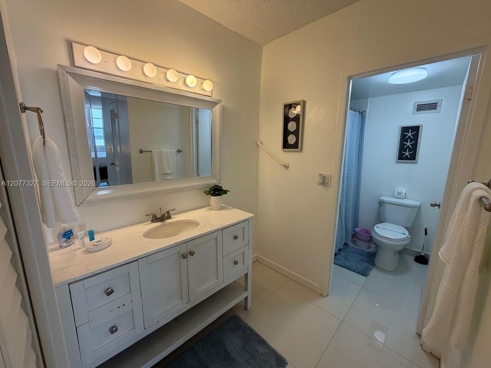 For Rent: $4,000 (2 beds, 2 baths, 1250 Square Feet)