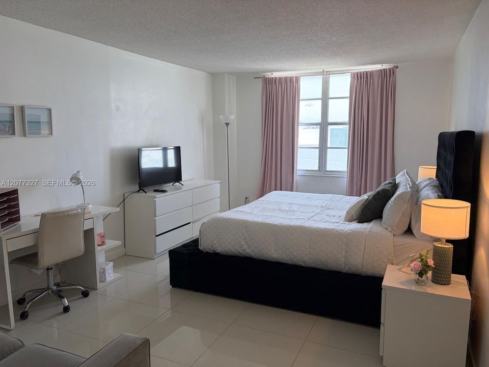 For Rent: $4,000 (2 beds, 2 baths, 1250 Square Feet)