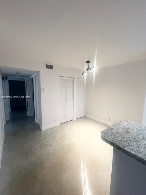 For Rent: $2,000 (2 beds, 2 baths, 926 Square Feet)