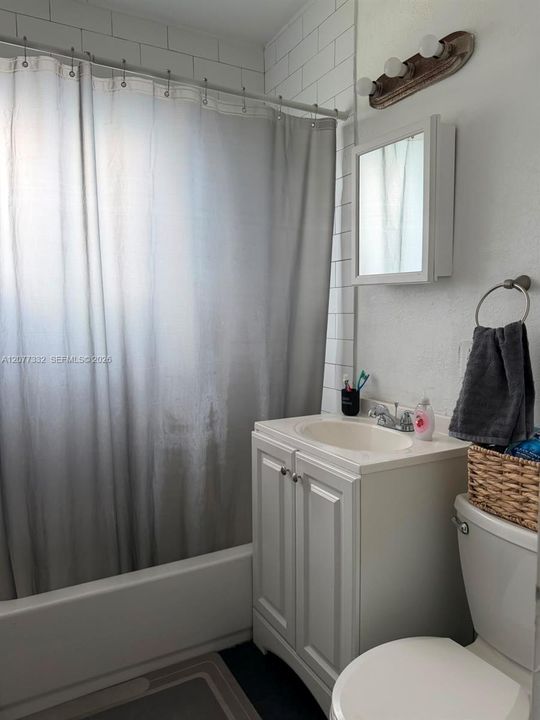 В аренду: $2,100 (1 спален, 1 ванн, 1000 Квадратных фут)