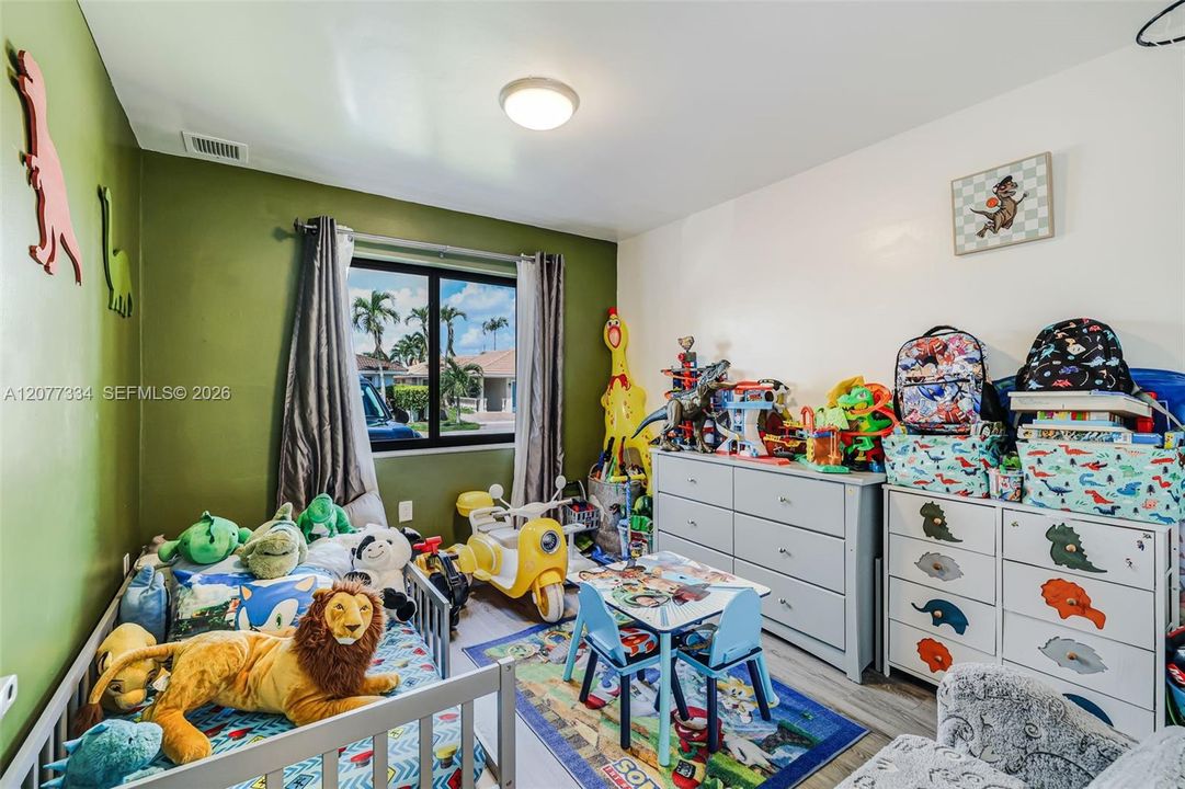 En Venta: $799,000 (4 camas, 3 baños, 2076 Pies cuadrados)