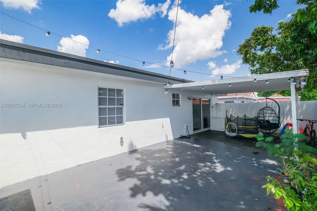 En Venta: $799,000 (4 camas, 3 baños, 2076 Pies cuadrados)