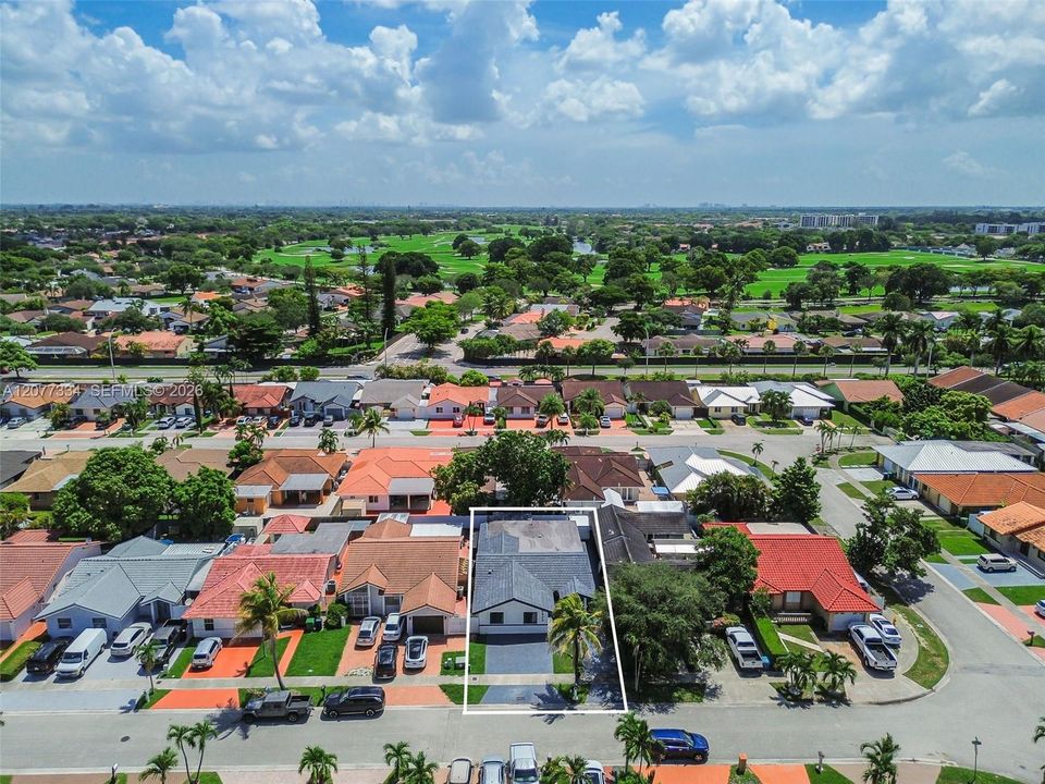 En Venta: $799,000 (4 camas, 3 baños, 2076 Pies cuadrados)
