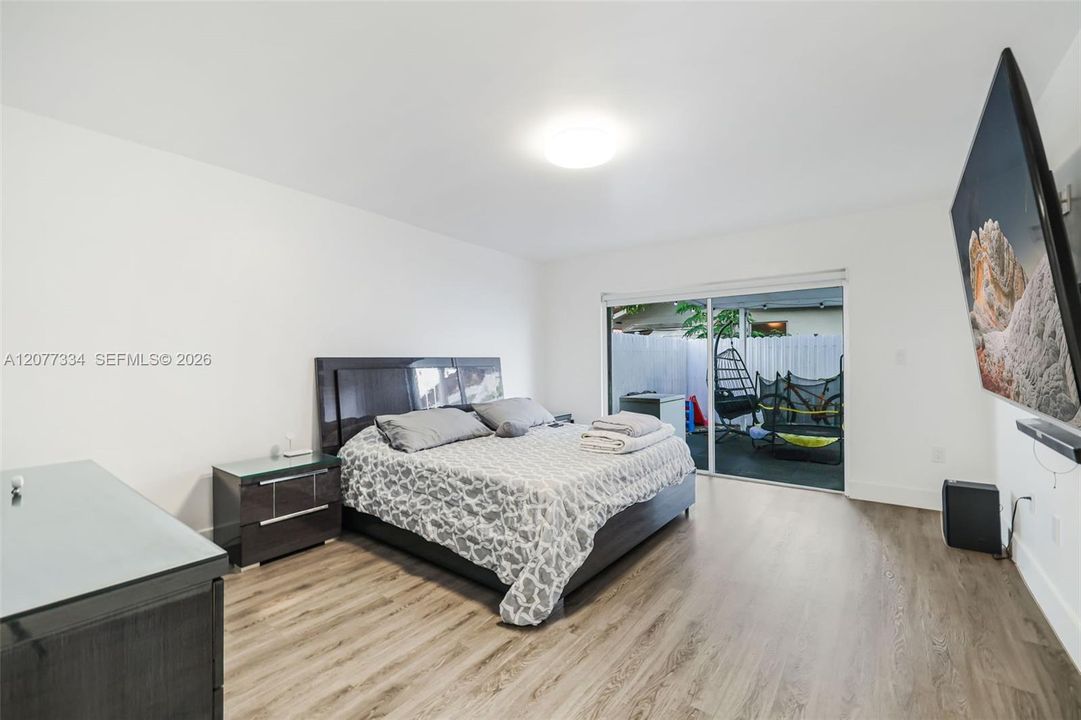 En Venta: $799,000 (4 camas, 3 baños, 2076 Pies cuadrados)