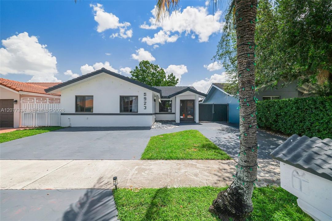 En Venta: $799,000 (4 camas, 3 baños, 2076 Pies cuadrados)