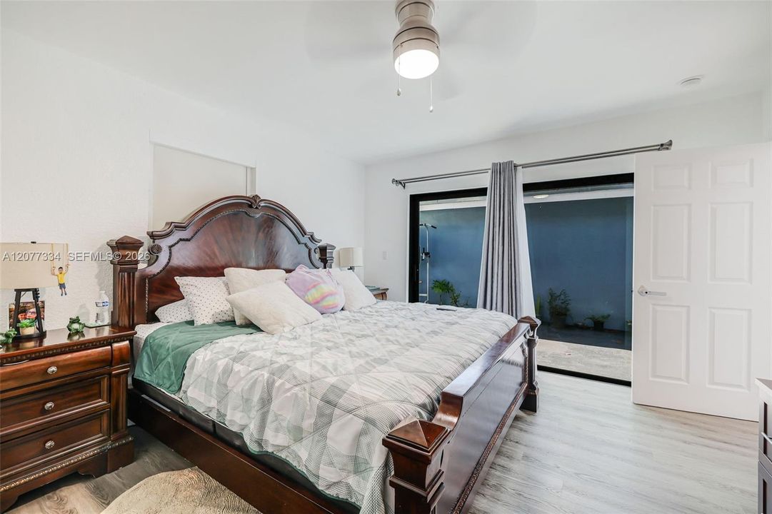 En Venta: $799,000 (4 camas, 3 baños, 2076 Pies cuadrados)