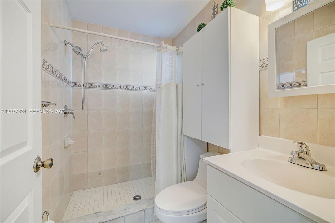 En Venta: $799,000 (4 camas, 3 baños, 2076 Pies cuadrados)