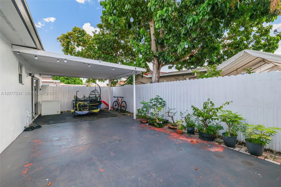 En Venta: $799,000 (4 camas, 3 baños, 2076 Pies cuadrados)