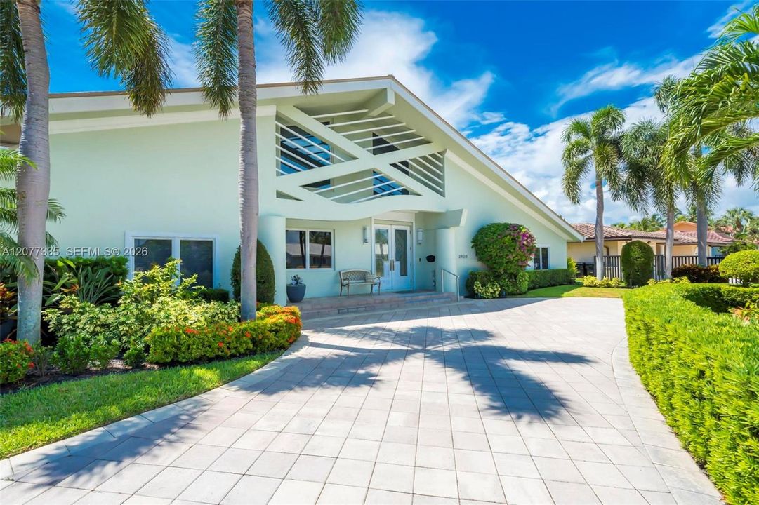 : $6,200,000 (4 beds, 3 baths, 4937 Square Feet)